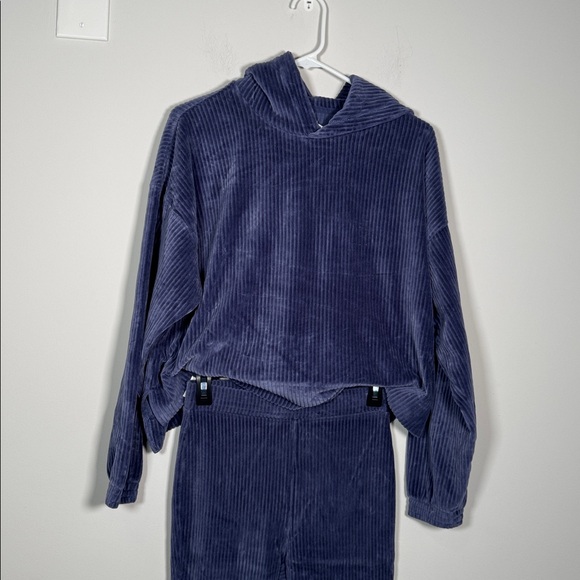 Aerie SET - Groove-On Velour Hoodie and Flare Pants in Fresh Bright - S - Picture 2 of 6